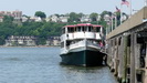 CIRCLE LINE - ein Schiff der Circle Line am Pier 83, auf der anderen Seite des Hudson River liegt der Ort Weehawken