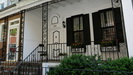 WASHINGTON HEIGHTS - auf dem Weg zur Sylvan Terrace kommen wir an diesem mit schmiedeeisernen Gittern verzierten Haus vorbei