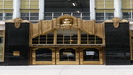 MIDTOWN MANHATTAN -  das Brill-Building am Broadway, ein sehr schönes Jugendstilhaus, wurde 1931 gebaut und besitzt einen sehr schönen Eingang 