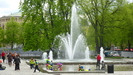 der Eidsvoll plass (Eidsvoll Platz), ein kleiner Park mit Springbrunnen und Wasserbecken ("Spikersuppa")