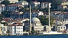 eine weitere Moschee auf unserem Weg durch den Bosporus