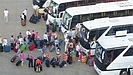 die Transferbusse stehen schon bereit