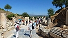 auf der Kuretenstraße bummeln wir weiter abwärts in Ephesos
