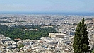 vom Stadthügel Lykabettus aus hat man eine phantastische Aussicht auf Athen bis hin zum Meer