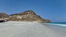 SALALAH -  am menschenleeren, langen, feinsandigen und breiten Mughsail Beach legen einen weiteren Stopp ein
