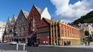 BERGEN -  Ganz am Anfang des Viertels steht eines der besterhaltenen Holzhäuser der Stadt von 1704 (Hanseatisches Museum)