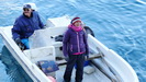 PRINZ-CHRISTIAN-SUND - plötzlich tauchen 2 Inuit mit ihrem kleinen Boot auf