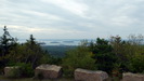 BAR HARBOR - schon bei der Fahrt zur Spitze des Cadillac Mountain bieten sich uns schöne Ausblicke auf die Frenchman Bay