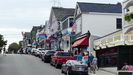 BAR HARBOR - die Main Street von Bar Harbor, inzwischen ist Bewölkung aufgezogen