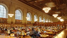 NEW YORK -  der Rose Main Reading Room hat mit ca. 25 m Breite und fast 100 m Länge beeindruckende Maße 