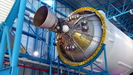 CAPE CANAVERAL - selbst das Triebwerk der 3.Stufe der Saturn V Rakete ist sehr groß