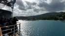 OCHO RIOS / JAMAICA - in der Bucht von Ocho Rios legt die Aidaluna gegen 10 Uhr an