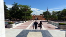 SANTO DOMINGO - der Vorplatz des Altar de la Patria mit dem Puerto del Conde im Hintergrund