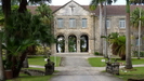 BARBADOS - der Mitteltrakt des Codrington College