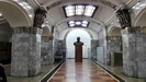 ST.PETERSBURG -  am einem Ende der Station steht auf einem Sockel eine Lenin-Büste