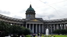 ST. PETERSBURG -  wir erreichen den Newski Prospekt, hier steht die Kasaner Kathedrale von 1811, sie ist einer der auffälligsten Bauten in St. Petersburg