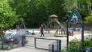 innerhalb des Volksparks wurden viele Spielplätze für die Kinder angelegt