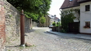 alte Fachwerkhäuser entlang der Stadtmauer am Katzenellenbogen