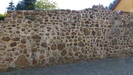 Reste der Stadtmauer aus Feldsteinen 
