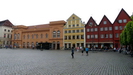 SCHWERIN - gleich daneben befindet sich das "Altstädtische Rathaus" (terracottafarbig), älteste Teile stammen aus dem 14. Jhdt 