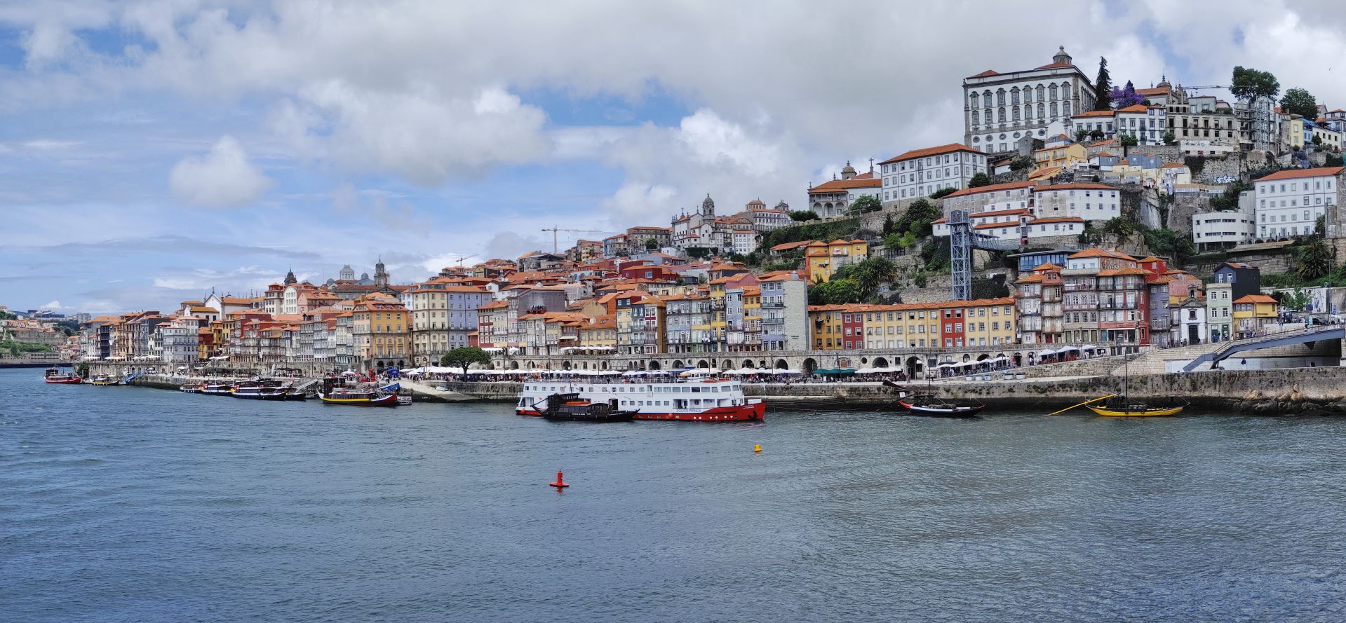PORTO - von hier aus bieten sich uns tolle Ausblicke auf die Altstadt von Porto