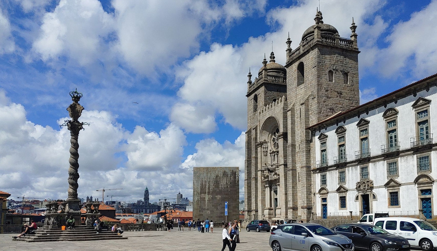 PORTO - die Kathedrale von Porto von 1734 PORTO - die Kathedrale von Porto von 1734