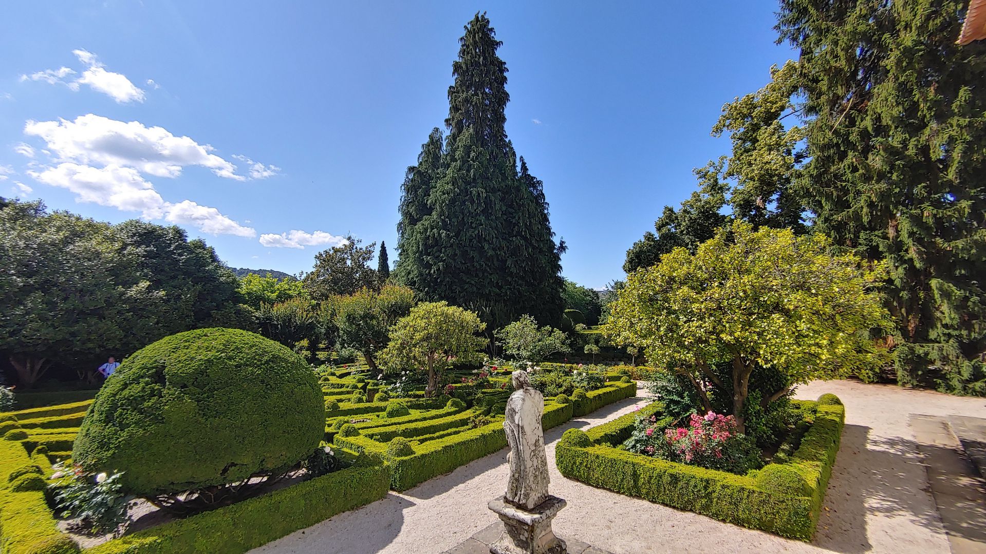 MATEUS - der Garten des Schlosses Mateus gilt als einer der schönsten Gärten in Portugal