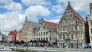 GENT - das graue Gebäude, ein romanisches Lagerhaus, vermutlich aus dem Ende des 12. Jhdt., heute ist nur noch die Fassade original