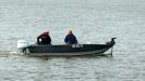 PANORAMAFAHRT -vereinzelt entdecken wir auch Angler auf dem Wasser ... 