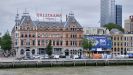 PANORAMAFAHRT - bemerkenswert ist das Hulstkamp-Gebäude von 1888 im Neorenaissance-Stil. charakteristisch ist die Verwendung von rotem Backstein, verziert mit weißen Bändern und Ornamenten