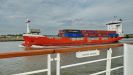 PANORAMAFAHRT - auf dem "Hollandsch Diep", einem der Rheinarme zur Nordsee passieren uns öfters große Frachtschiffe