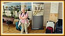 unsere Rckreise beginnt, wir warten auf den Transferbus vor dem Hotel