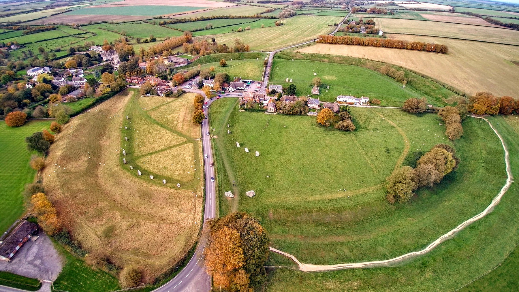 AVEBURY - Luftbildaufnahme vom Steinkreis AVEBURY - Luftbildaufnahme vom Steinkreis
