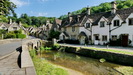 CASTLE COMBE - der wohl schnste Blick auf Castle Combe ber den Flu ByBrook, die Brcke stammt aus dem 18. Jhdt.