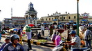 der große Platz vor dem Devaraja Markt