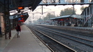 frühmorgens auf dem Bahnhof von Sawai Madhopur
