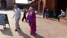 für den Besuch der Freitagsmoschee Jama Masjid müssen die Frauen eine Art Umhang tragen