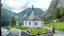 GEIRANGERFJORD - die hölzerne Kirche von Geiranger wurde 1842 erbaut