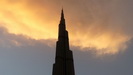 DUBAI - der Burj Khalifa sieht bei wechselnden Beleuchtungen immer anders aus