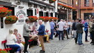 BELFAST - der Pub "Duke of York" ist ein traditioneller Pub in einer der vielen kleinen Gassen