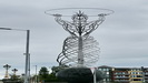 BELFAST - das Kunstwerk "Beacon of Hope", das "Leuchtfeuer der Hoffnung" ist Geschmackssache