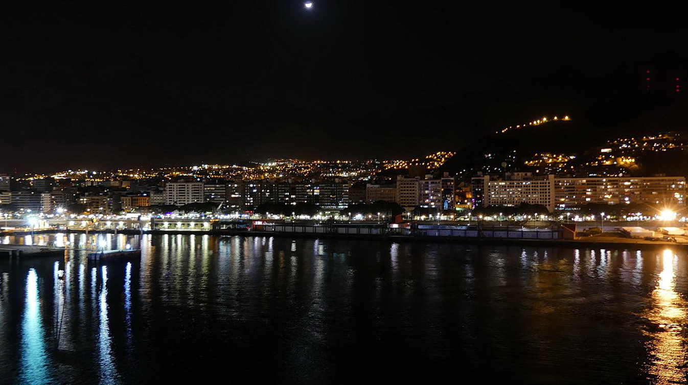MEIN SCHIFF HERZ - Santa Cruz bei Nacht