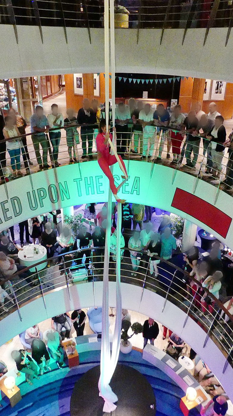 2. SEETAG - einige Künstler zeigen heute ihr Können im Atrium des Schiffes