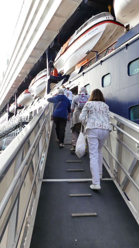 AZOREN / MADEIRA - über die Gangway gehen wir wieder an Bord