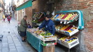 VENEDIG - der Obst-und Gemüsehändler an der Ecke ist eher die Seltenheit in Venedig, einkaufen bedeutet oft längere Wege