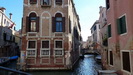 VENEDIG - an dieser Stelle vereinen sich 2 Kanäle, seltener Anblick in Venedig