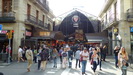 BARCELONA - die Markthalle an der Rambla, Mercat de la Boqueria, hier herrscht erstaunlicherweise zu jeder Tageszeit viel Betrieb