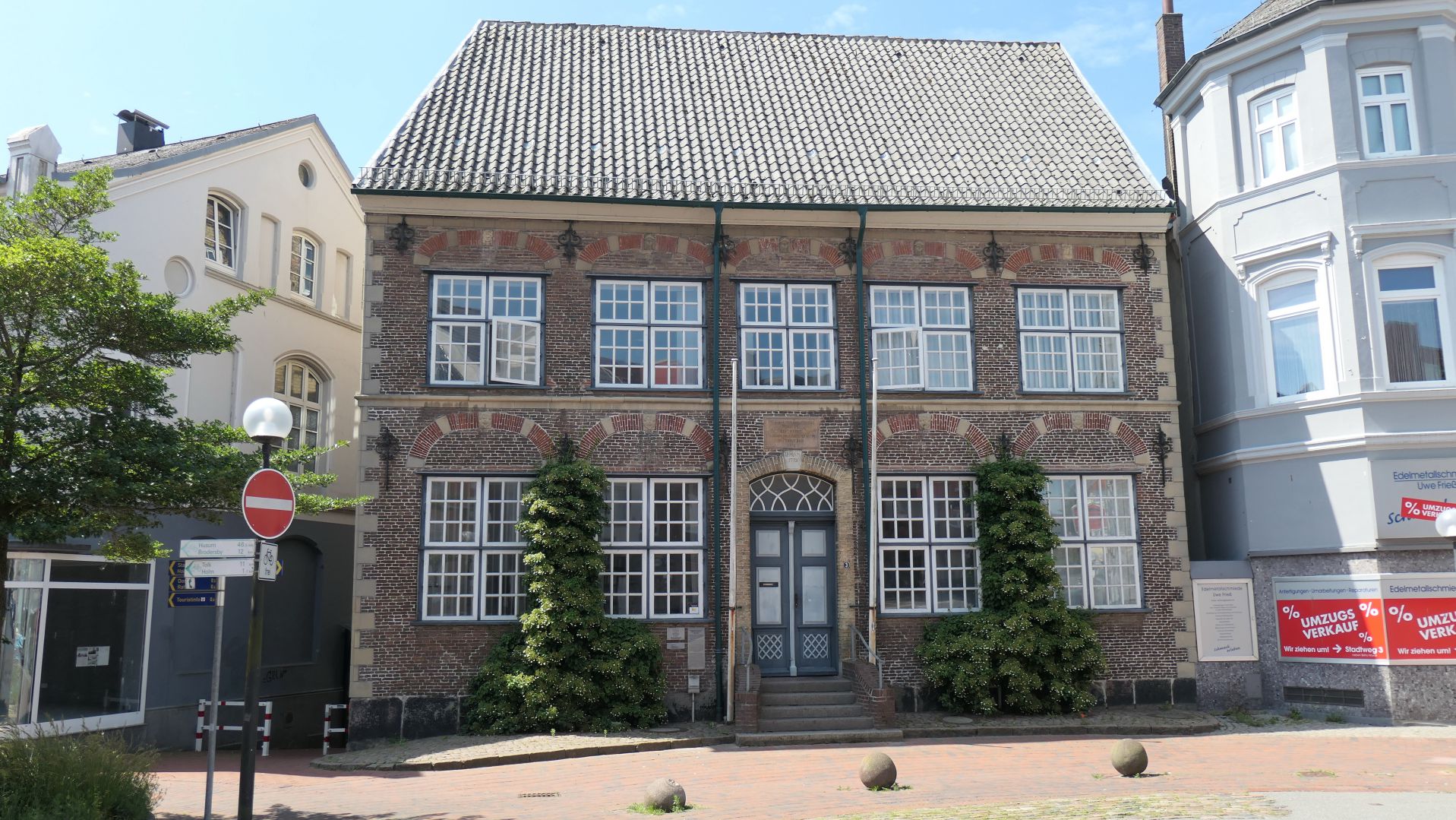 SCHLESWIG - dieses Haus (Am Gallberg 3) wurde 1663 im holländischen Barockstil erbaut