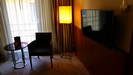 BUDAPEST - unser Zimmer 610 / ausreichende Größe, 2 gute Betten, 2 Sitzgelegenheiten, 1 Flachbild-TV, 1 Schreibtisch, 1 Duschbad, Safe,  ausreichend Stauraum