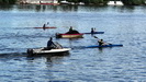SCHIFFAHRT - Wassersportler auf der Donau